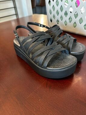 CROCS Women's Black Strappy Platform Sandals